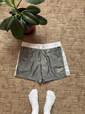 Pantalones cortos de natación Dolce & Gabbana Beachwear para hombre gris plateado talla M logotipo para hombre Italia - Imagen 1 de 4