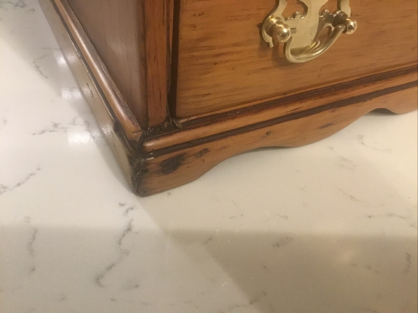 A BEAUTIFUL ANTIQUE PINE MINIATURE CHEST OF DRAWERS, APPRENTICE PIECE CIRCA-1870