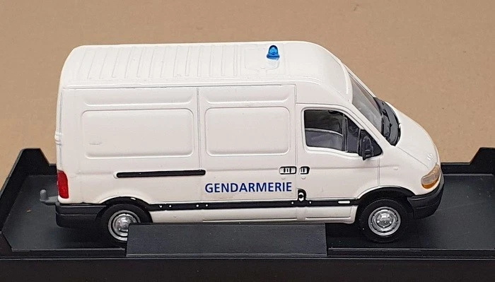 Verem 1/43 Scale V288 - Renault Master Van Gendarmerie - White - Image 3 of 4