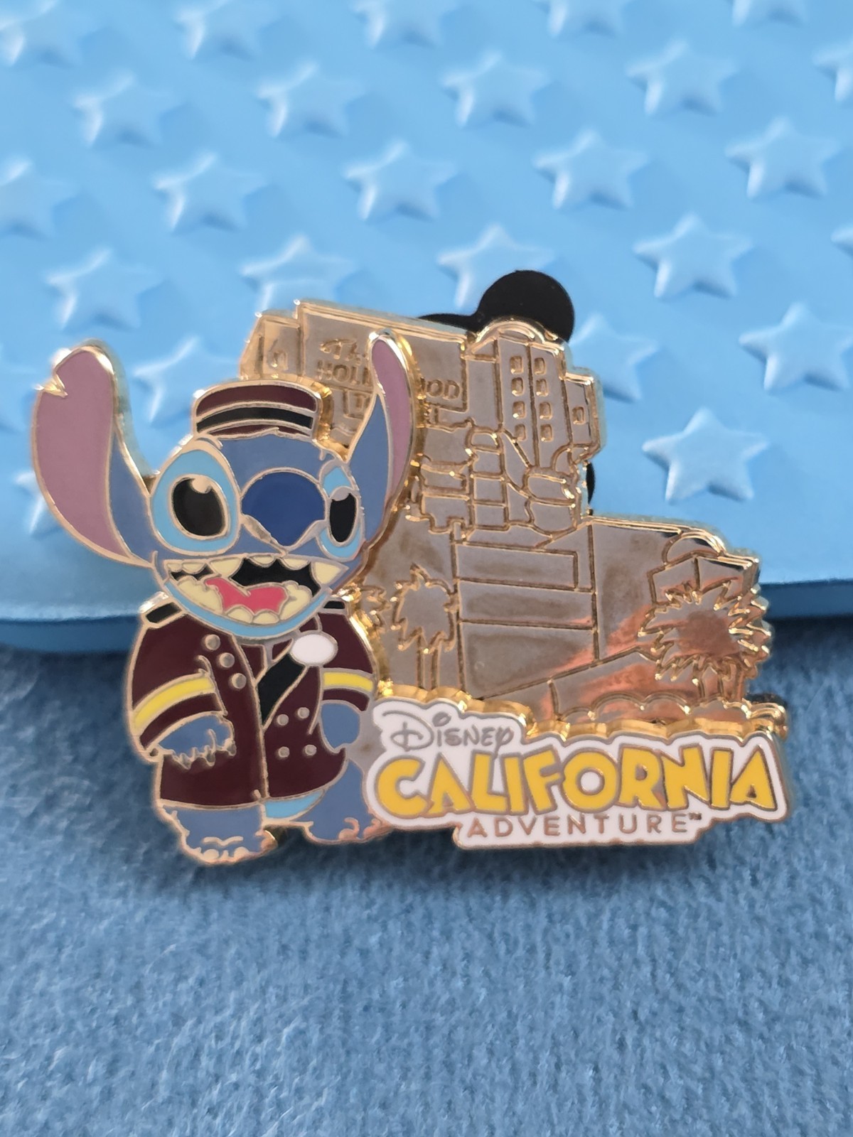 Disney Pin 87825 DCA Cast Exclusive Stitch Bellhop Twilight Zone Tower of Terror