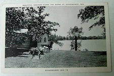 POSTCARD HOME & BEAUTIFUL GROUNDS ALONG THE SHORE AT OCONOMOWOC WISCONSIN #88hjy