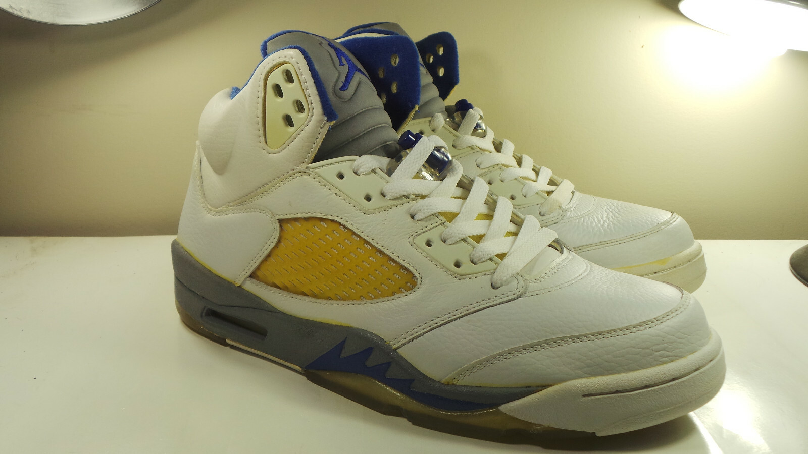 Size 9 - Jordan 5 Retro Stealth 2006 
