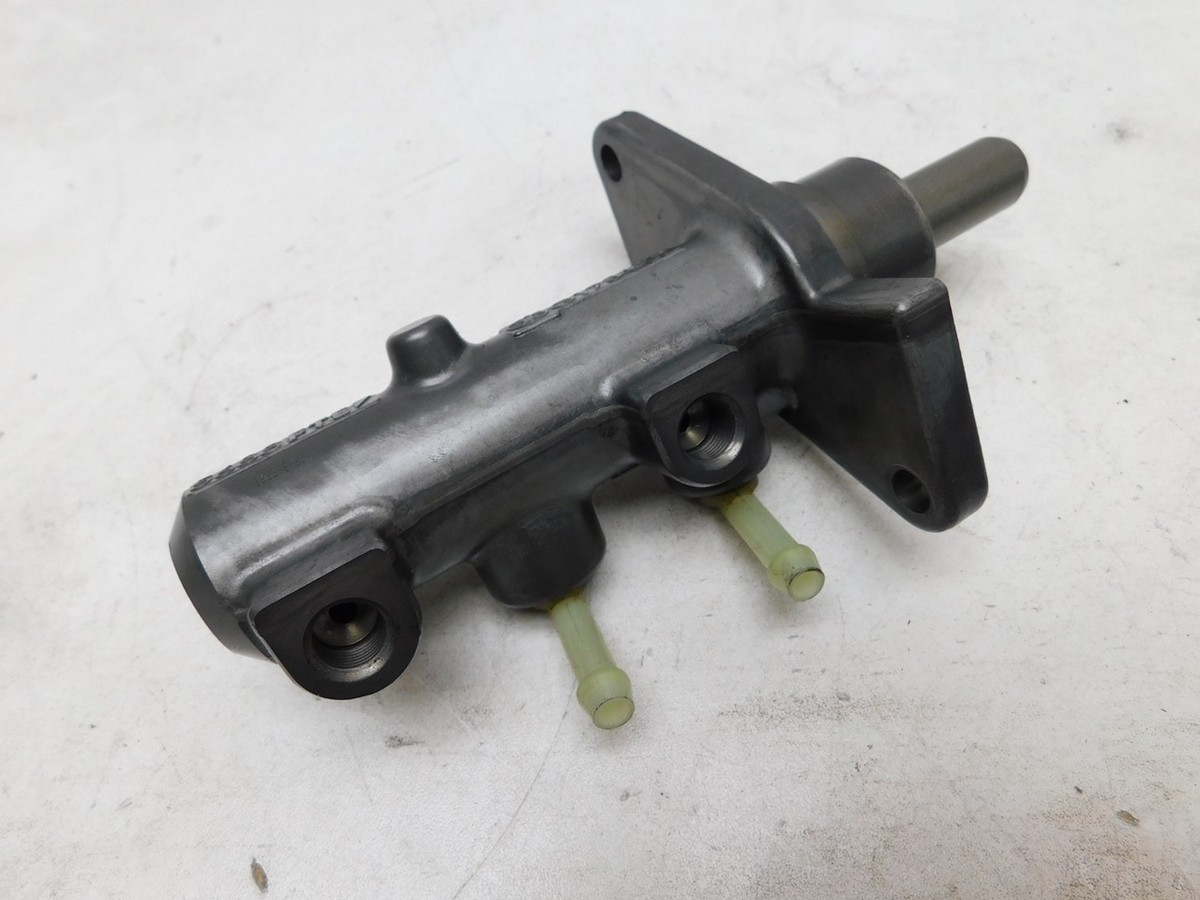 McLaren MP4 12C Spider 2013 Brake Master Cylinder J096 | eBay