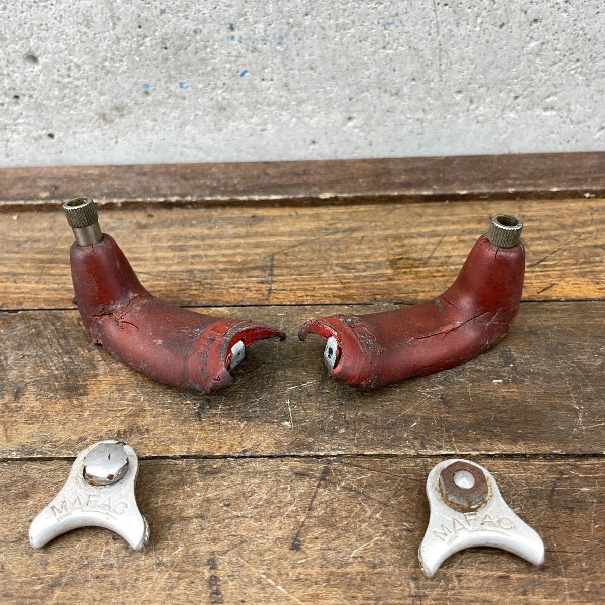 Capots de frein vintage Mafac cache levier de frein rouge racer drop
