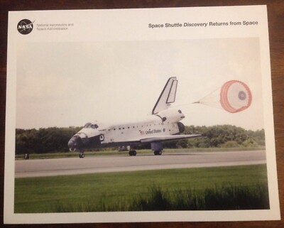 LG-2001-11-458-HQ STS-105 DISCOVERY Space Shuttle Orbit To Landing 8x10 NASA 