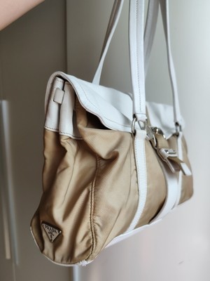 Prada Schultertasche beige und weiß Vintage