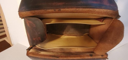 (14) 1969 Cessna Aircraft Company Owner's Manuals & Official Leather Carry Bag - Picture 12 of 12