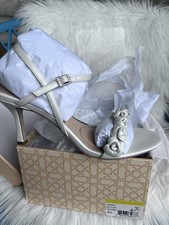 Jewel Badgley Mischka Saylor Mid Stiletto Sandals 8.5 White Metallic
