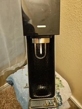 SodaStream Source SOU-001 Sparkling Water Maker Pre-Owned 