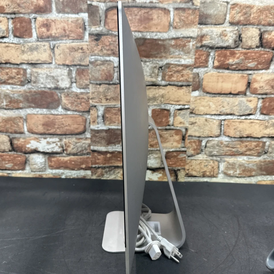 Apple iMac Slim Unibody 21.5” A1418 i3.3225 3.3GHz 4GB Ram 256GB SSD. READ. - Image 2 of 4