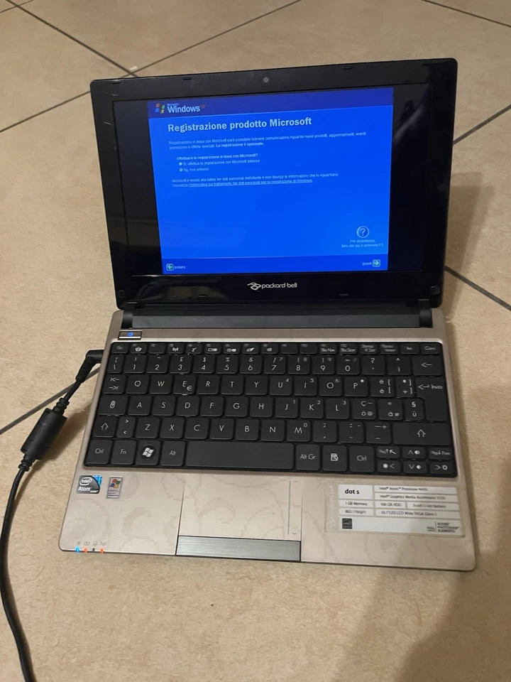 💻  Packard Bell Dot S – Netbook con Windows XP - Immagine 2 di 4