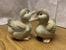 2 kleine Enten aus Porzellan Porzellanfigürchen Tierfiguren 