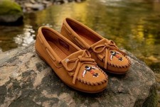 Minnetonka Women's Women's Thunderbird II Brown Moccasin Size 7 NEW IN BOX