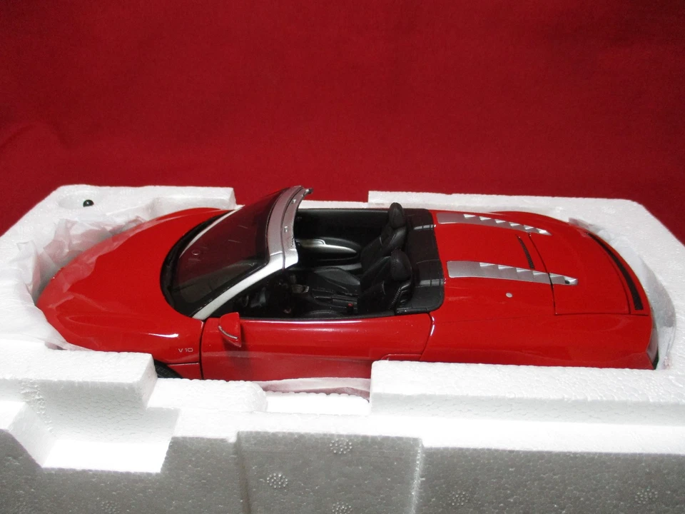 1:18 Scale Audi R8 Spyder Red Kyosho Diecast Model Car Minichamps Autoart Spark - Image 2 of 4