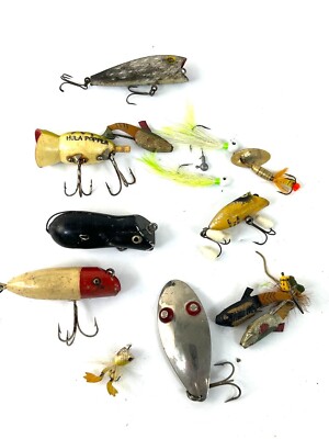 antique fishing lures hula popper Vintage Fred Arbogast Lure SPARROW Toad Tackle They give every big fish within listening distance a real wake Vintage Fishing Lures, Wooden, Hula