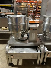 Used Groen TDB/7-20 Commercial 20 QT Steam Jacketed Kettle, 480V, 3 Phase