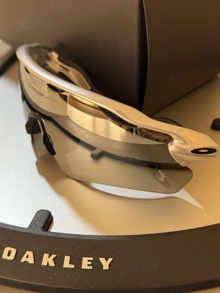 NUEVO Gafas de sol Oakley OO9208 EV Radar Path marco plateado/espejo Prizm Foto 2 de 4