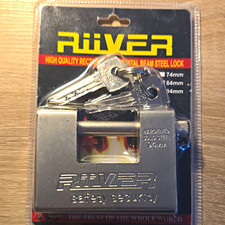 Riiver 94mm Steel Shrouded Shackle Keyed Padlock 5 Keys Master Key