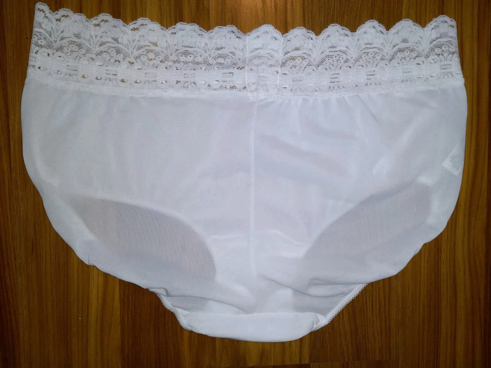 Bragas de bikini Olga blancas secretas abrazo sedoso vieira encaje ribete hongo refuerzo 3X Foto 2 de 4