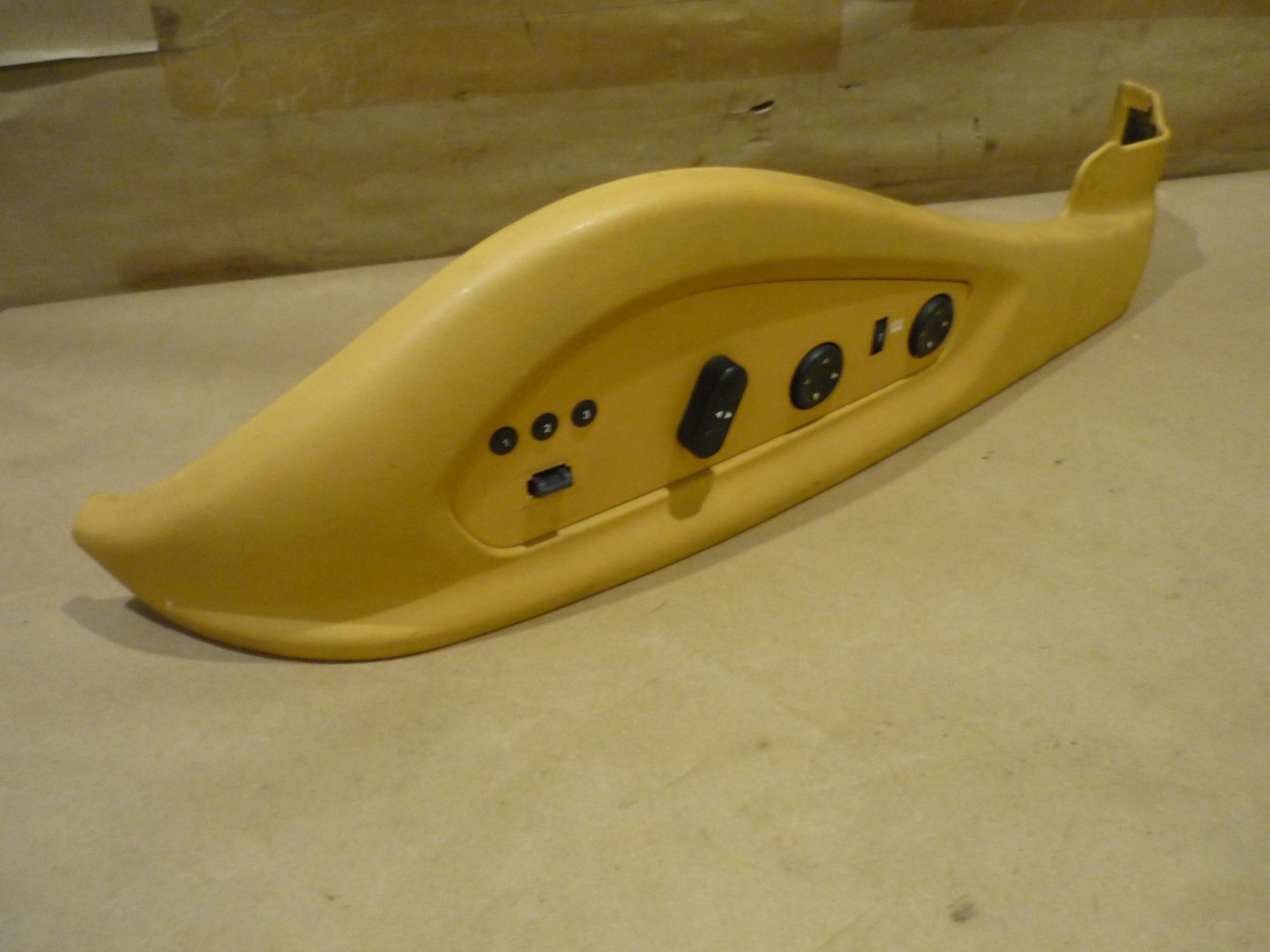 Ferrari California - LH Seat Side Trim With Switch Plate -Beige -P/N 82405900