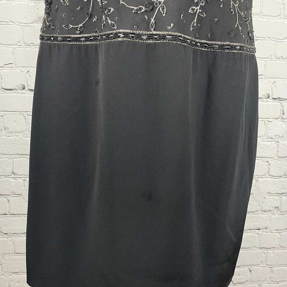 Vestido Melinda Eng Negro Seda Vaina Cuentas Acento Forrado con Cremallera Hecho en EE. UU. Talla 10 Foto 4 de 4