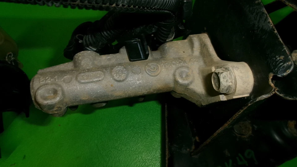 Can Am Maverick X3 2019 turbo pedal de freno cilindro maestro depósitos de fluido Foto 3 de 4