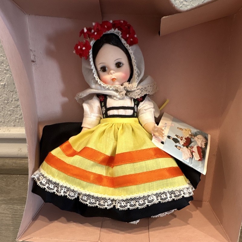 Madame Alexander International Greece 565 8in Girl Doll w/ Accessories Box