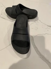 OOFOS OOahh Sport Flex Slide Women’s US Size 8 Sandals Black Men’s US Size 6