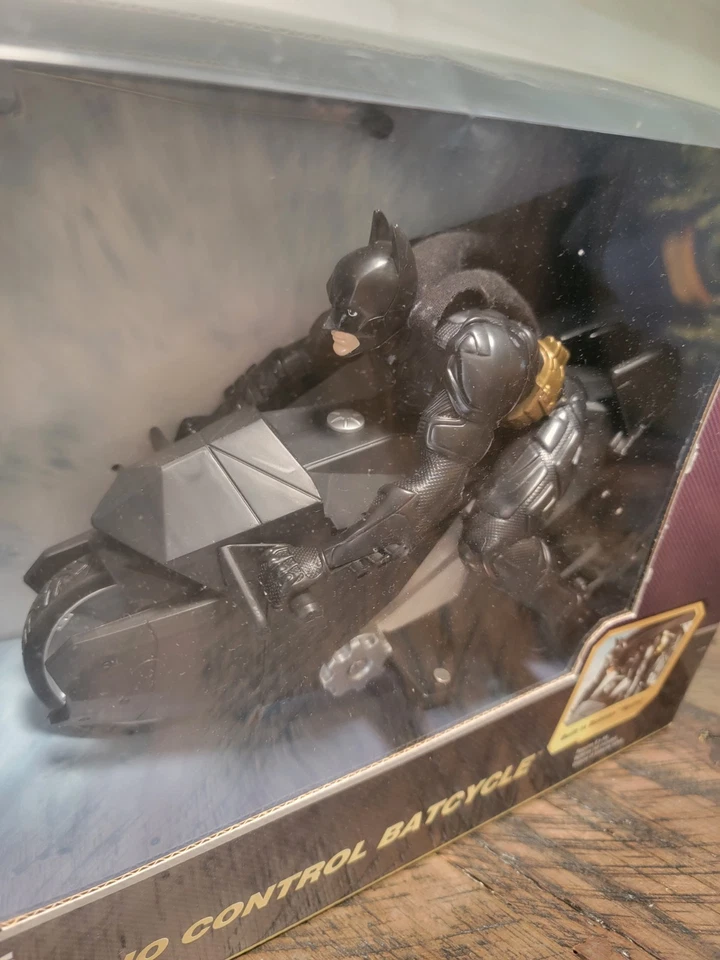 New Tyco RC Radio Control BatCycle BATMAN The Dark Knight 27MHz 2008 M6337 - Image 3 of 4