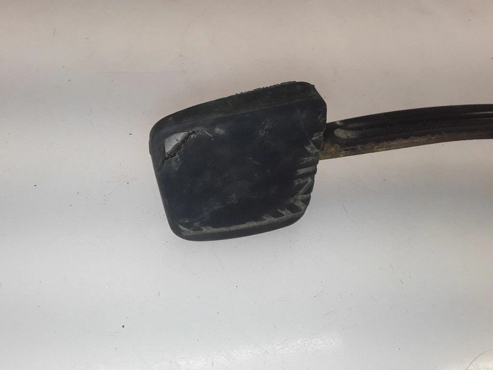 Pedal de freno gasolina Mazda 626 sedán 1999 LHD 1.8i 74kw GA2C664 Foto 4 de 4