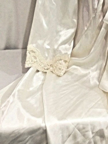 Victorias Secret STUNNING EMBLISHED Silky Satin LONG Bride BLING Robe NWT XS / S - Picture 8 of 11