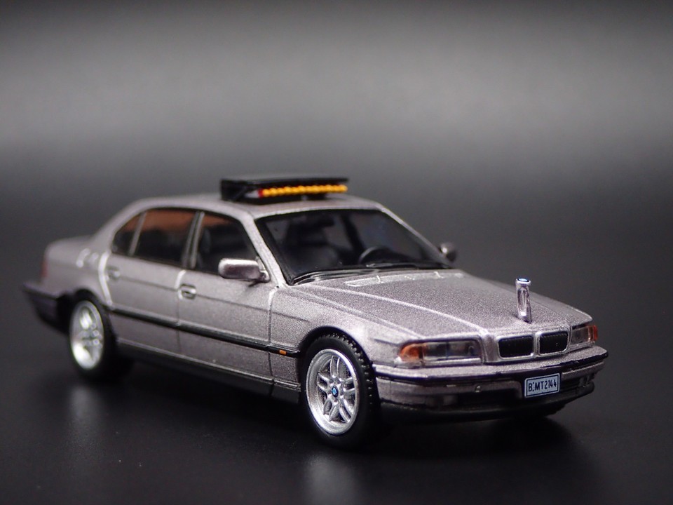 Voiture Modèle BMW 750iL James Bond 007 - Échelle 1:43, Tomorrow Never Dies, Neuve
