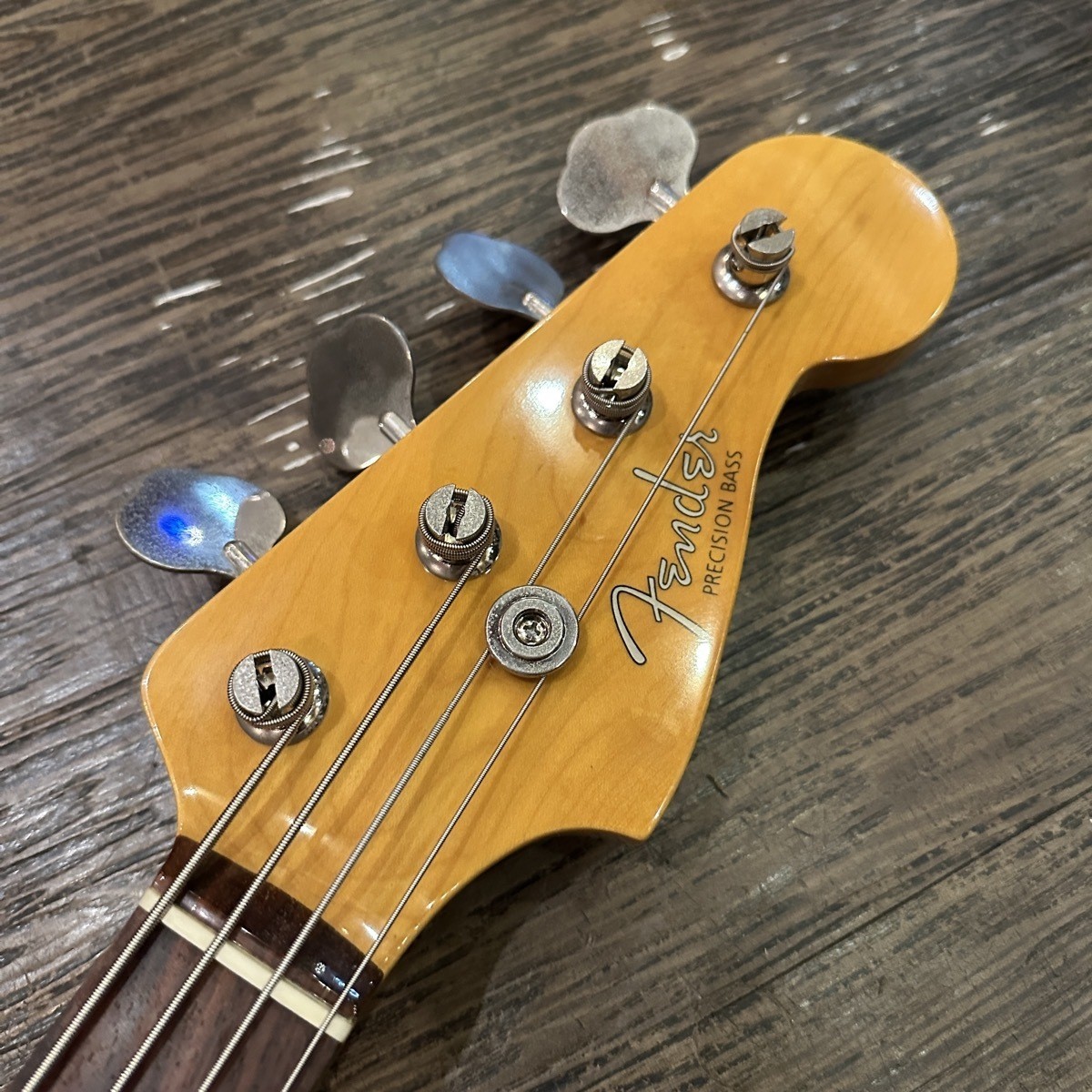 Fender Made in Japan J Precision Bass Black Gold Signature
