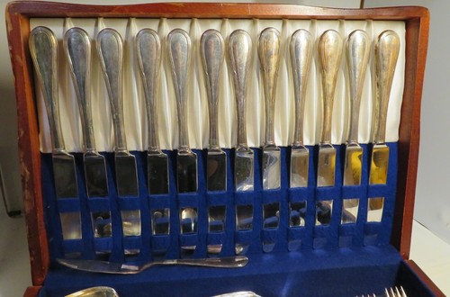 Vintage Oneida Silversmiths BECKET Silverplate Silverware Flatware 71 Pc Set Lot - Picture 6 of 23