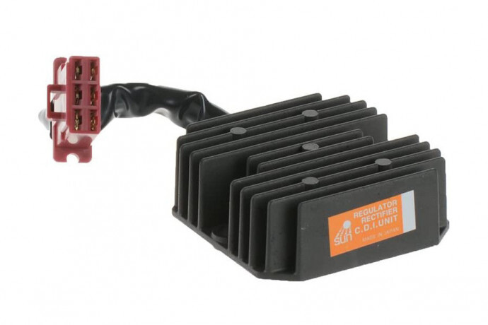 Régulateur de tension TOURMAX pour résoudre les pannes de batterie sur KAWASAKI GPZ 750 TURBO