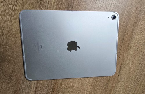 Apple iPad 10th Gen. 64GB, Wi-Fi, 10.9in - Silver - Faulty/spares - Picture 12 of 14