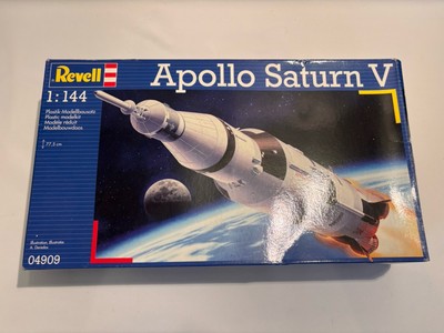 Revell Apollo Saturn V Maßstab 1:144 Bausatz 04909