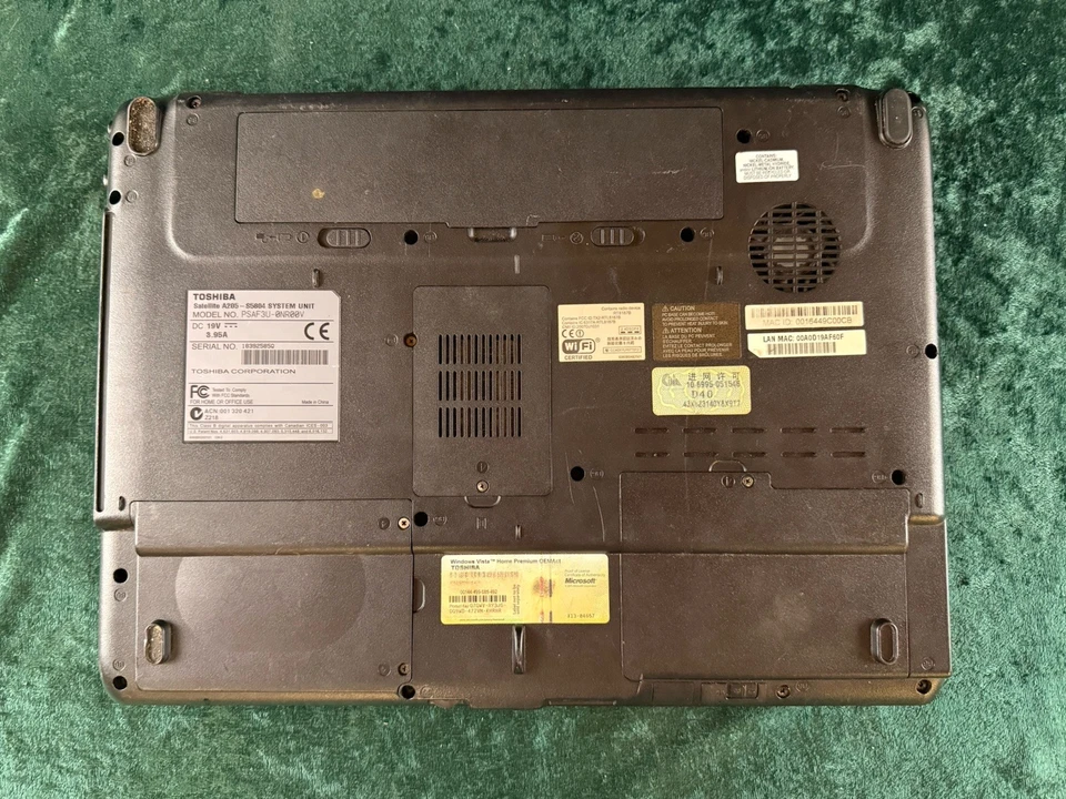 Lot of 2 Toshiba Satellite Laptops for Parts/Repair – L305-S5945 & A205-S5804 - Image 4 of 4