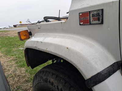 FENDER 1989 GMC C7000 Chevy C60 Front Left FENDER White
