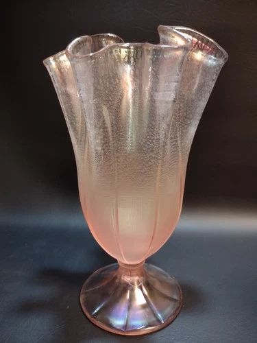 SIGNED FENTON Handkerchief Ruffled Opalescent Velva Rose Pink Pedestal Vase