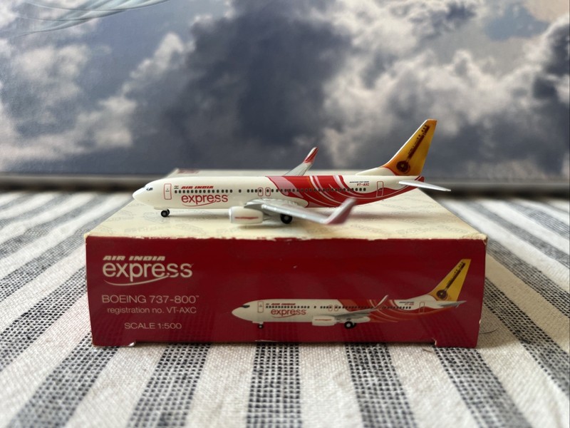 Hogan 1:500 AIR INDIA EXPRESS B 737-800 VT-AXC Very Special Rare!!