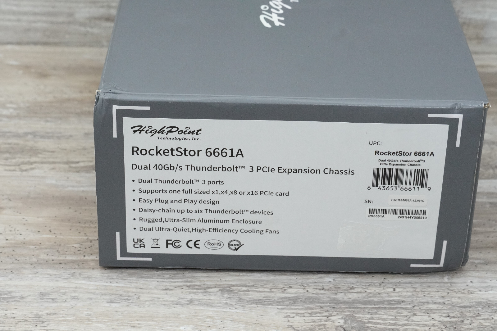 Highpoint RocketStor 6661A Thunderbolt 3 to PCIe 3.0 Expansion Chassis