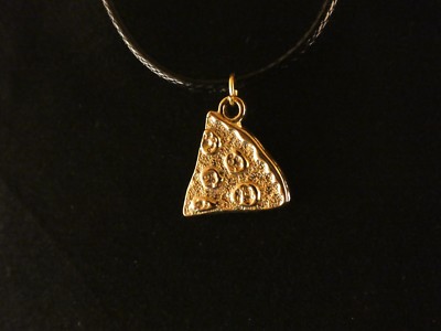 Pizza Anhänger mit Kette 24 Karat Vergoldet Essen Pizza Stück Italien Salami