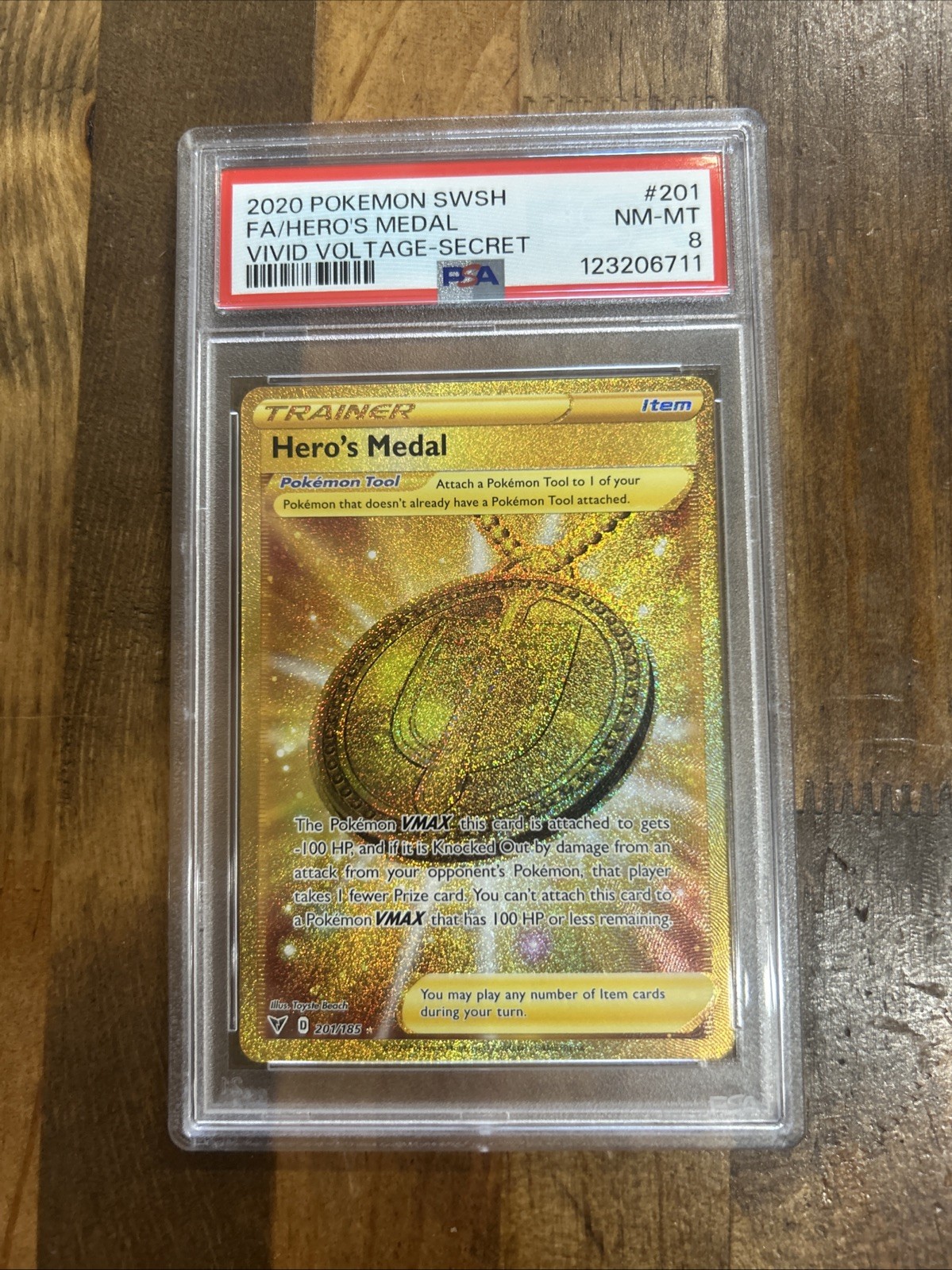 Graded PSA 8 2020 Pokemon SWSH FA/Hero’s Medal Vivid Voltage-Secret #201