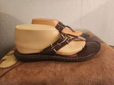 Born Womens sz 11/43 Brown Leather Slip On Thong Flipflop Sandals #39