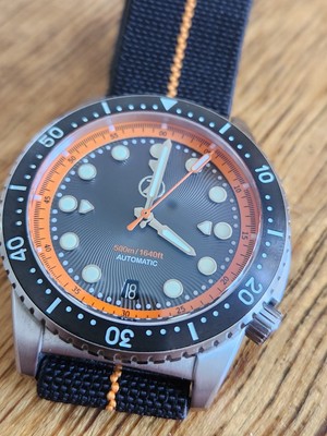 Zelos Mako V2 500M Rare Orange Dial Markings w/ Extra Straps 58/100