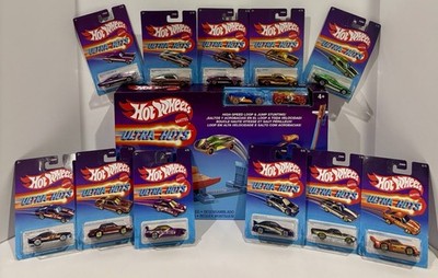 Hot Wheels Ultra Hots High Speed Loop & Jump Track With 10 Ultra Hots Cars-New