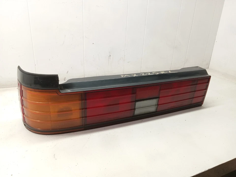 Conjunto de luz trasera izquierda Nissan Máxima 1987-1988 OEM, 166-58255L Foto 2 de 4