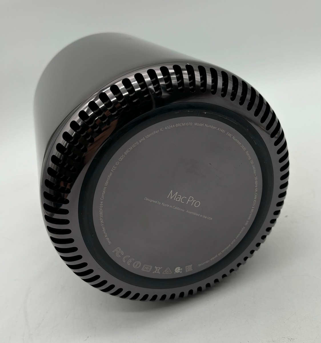 Apple Mac Pro A1481 Xeon E5-1650 3.50GHz 64GB RAM 1TB SSD