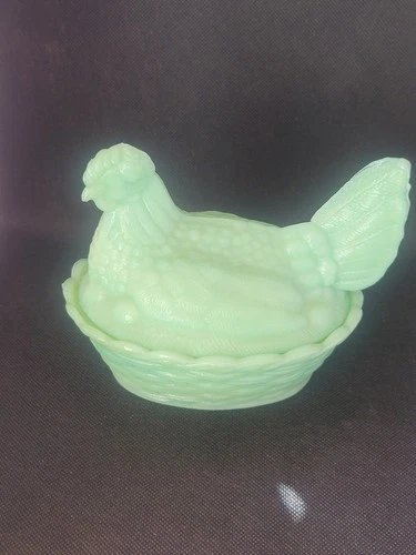 Nesting Hen, Green Jadeite Glass Depression Style, Vintage Style
